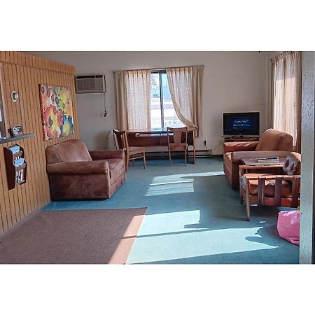 Scotwood Motel By Oyo Washburn Nd Exterior photo