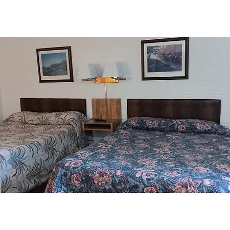 Scotwood Motel By Oyo Washburn Nd Exterior photo