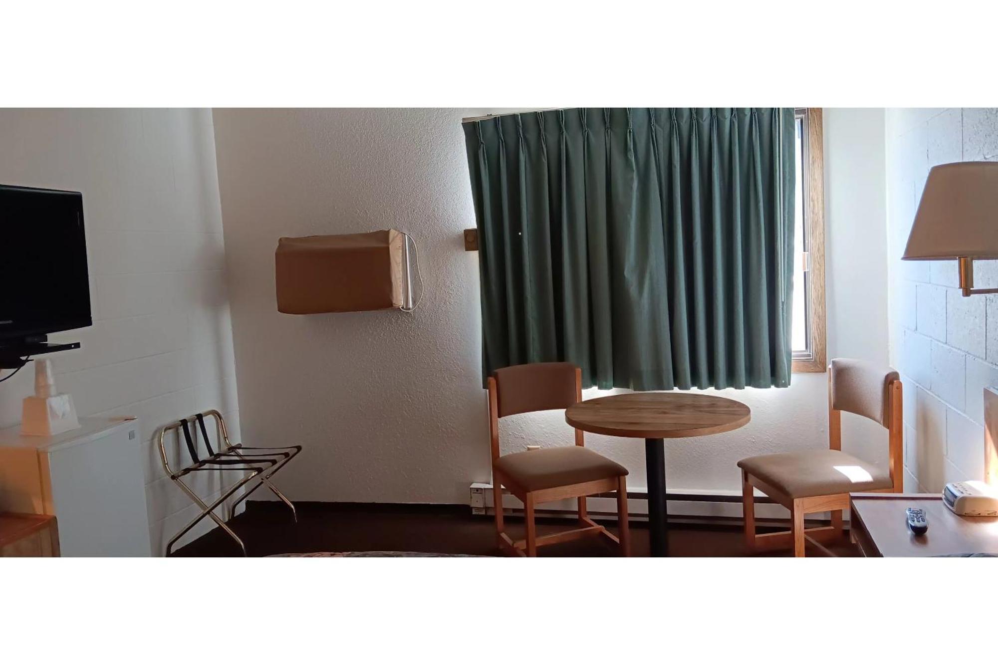 Scotwood Motel By Oyo Washburn Nd Exterior photo