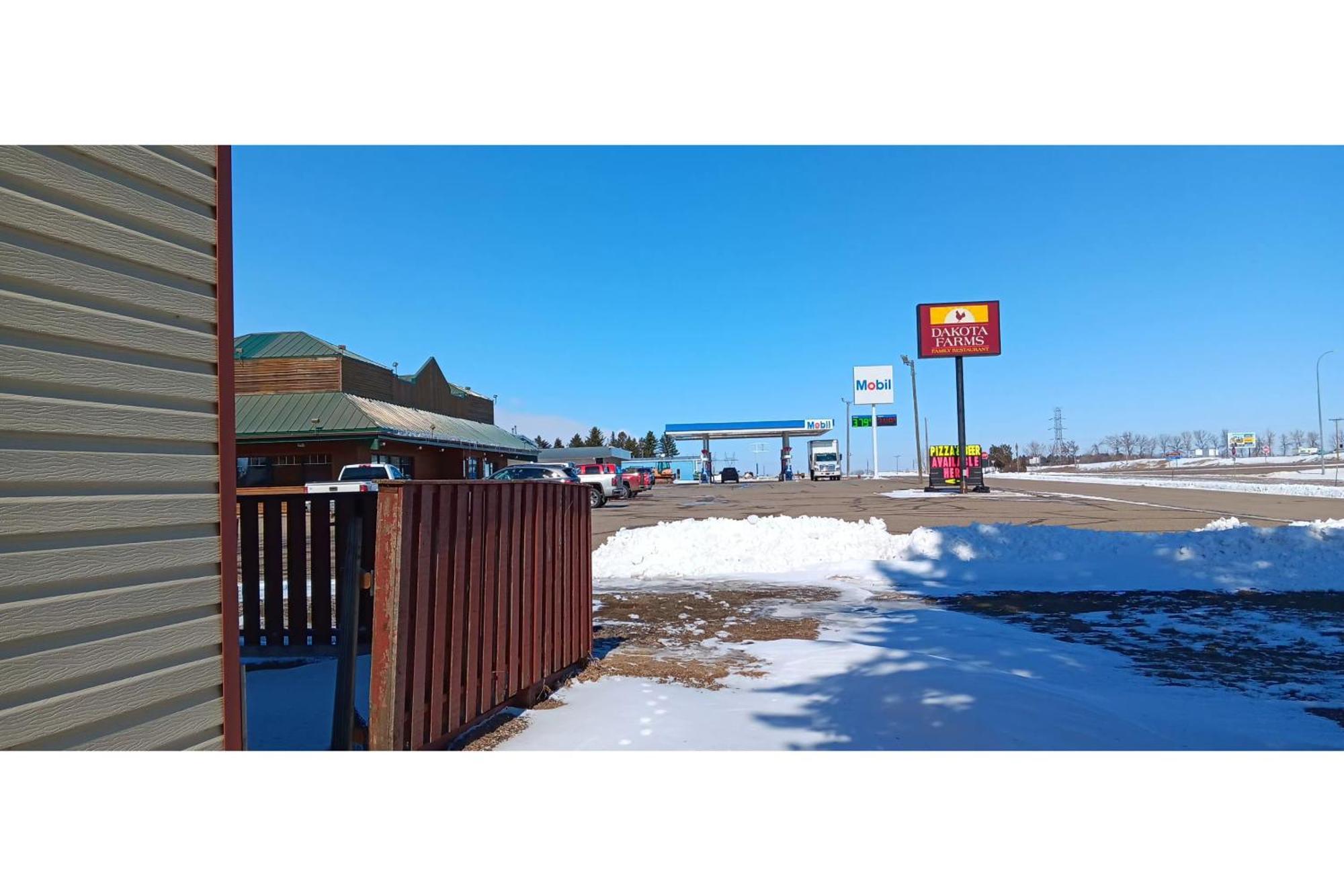Scotwood Motel By Oyo Washburn Nd Exterior photo